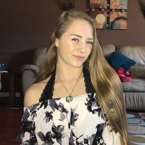 Meet your Posher, Kayla